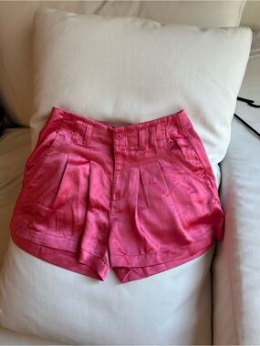 Vintage Havana Hot Pink High-Waist Pleated Shorts